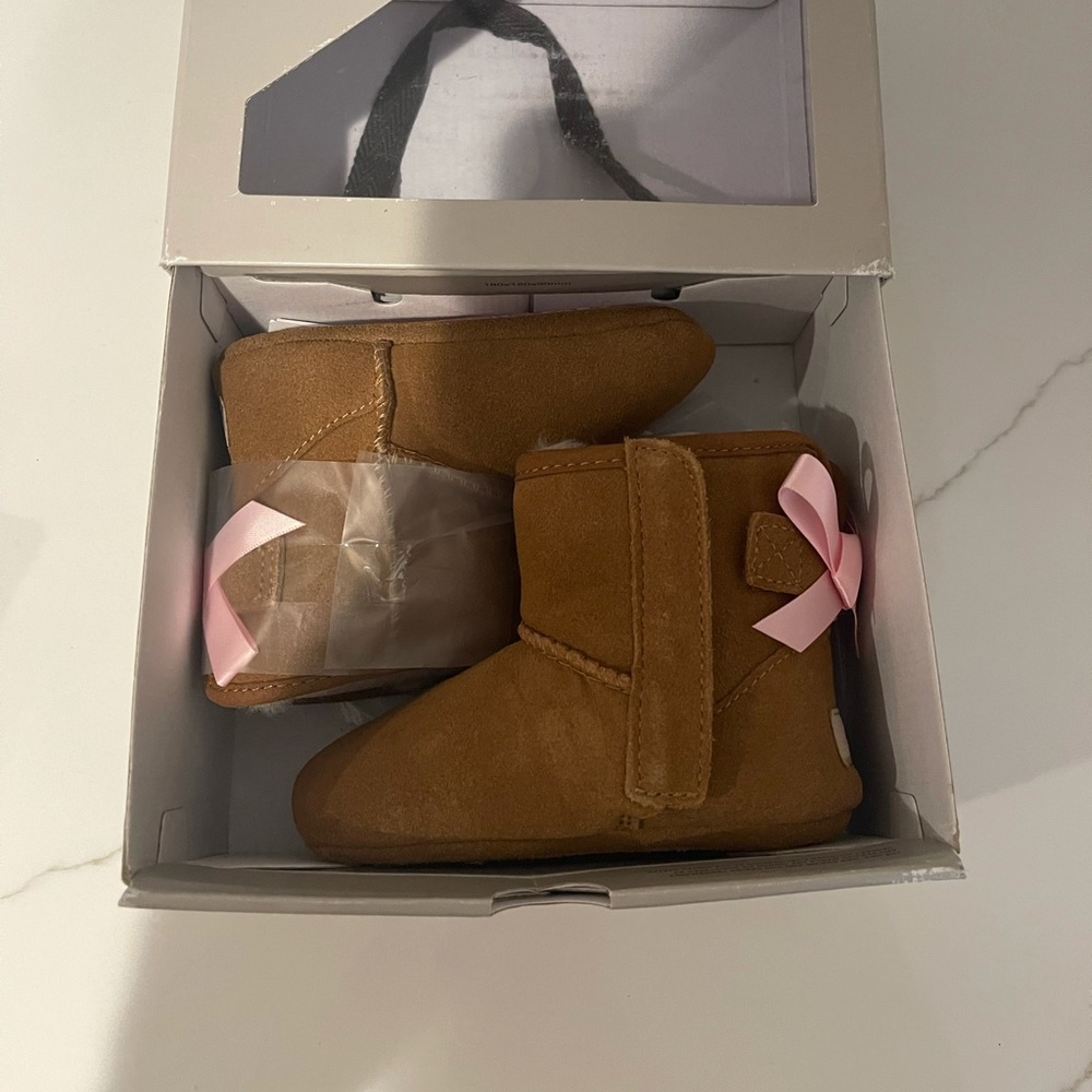 Toddler UGG Boots 🎀